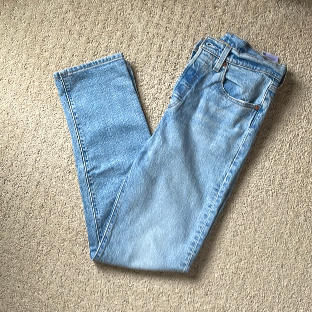 Levi 501 light wash jeans